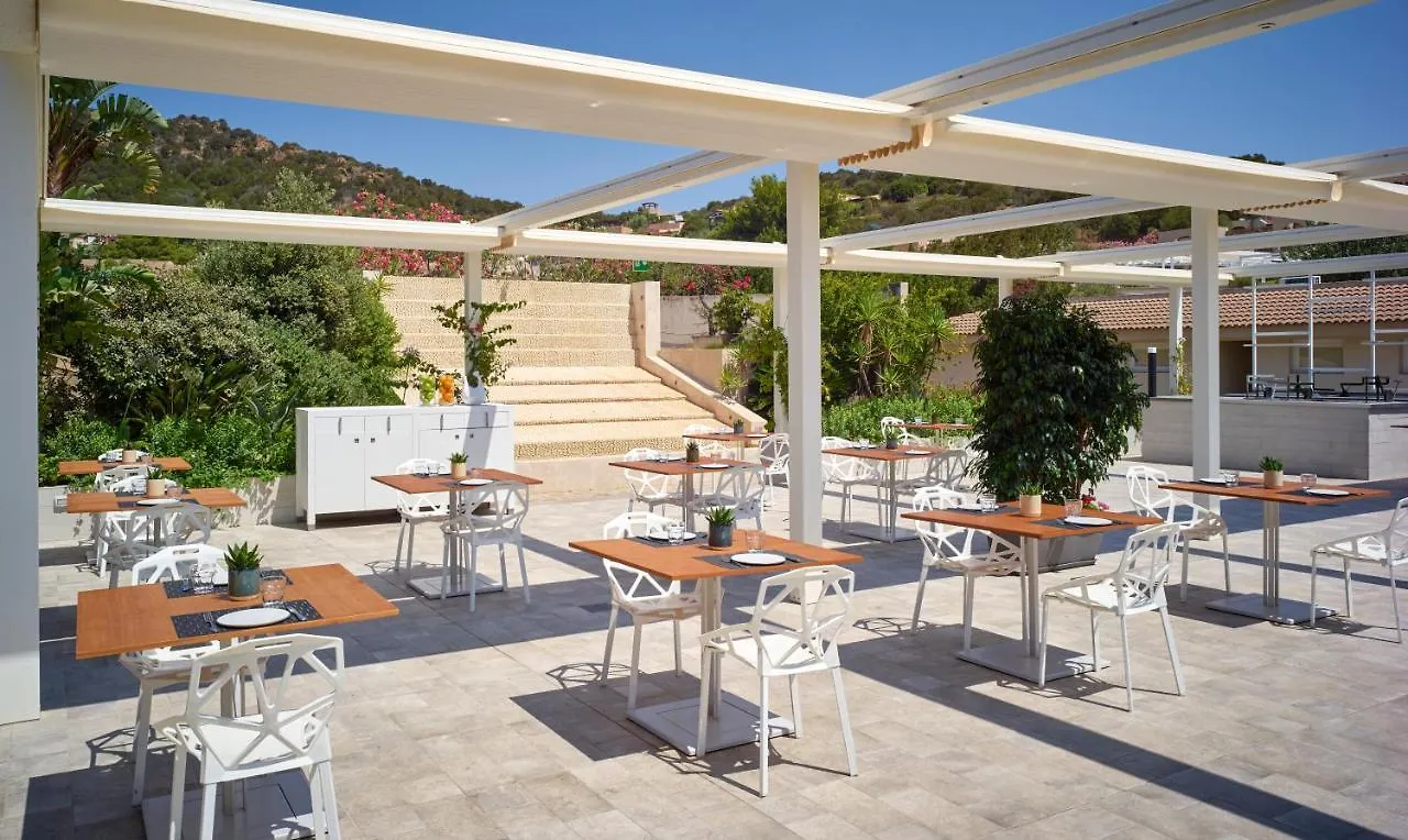 **** Resort Chia Laguna - Hotel Village Italia